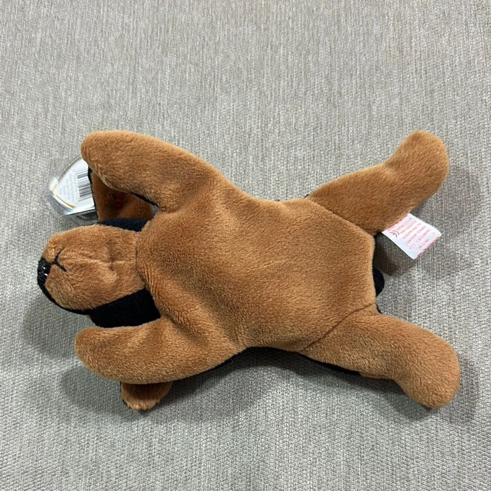 Ty Beanie Babies 1996 Doby Black and Brown Plush Dog